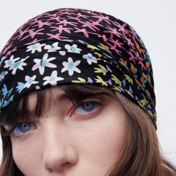 Zara Accessories - ZARA BNWT Satin Scarf Printed Handkerchief Headscarf BNWT